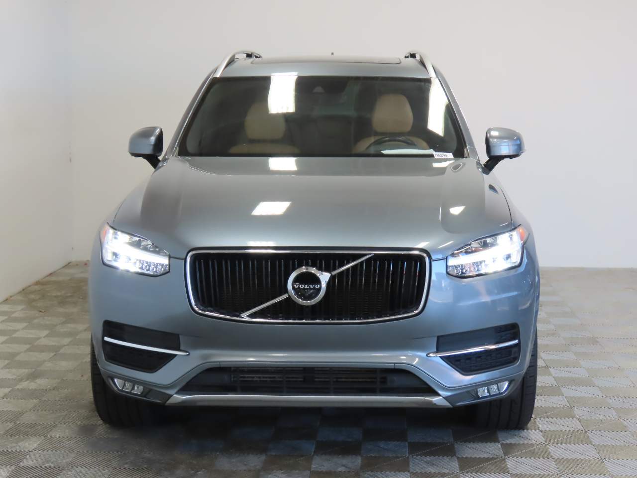 2018 Volvo XC90 T6 Momentum