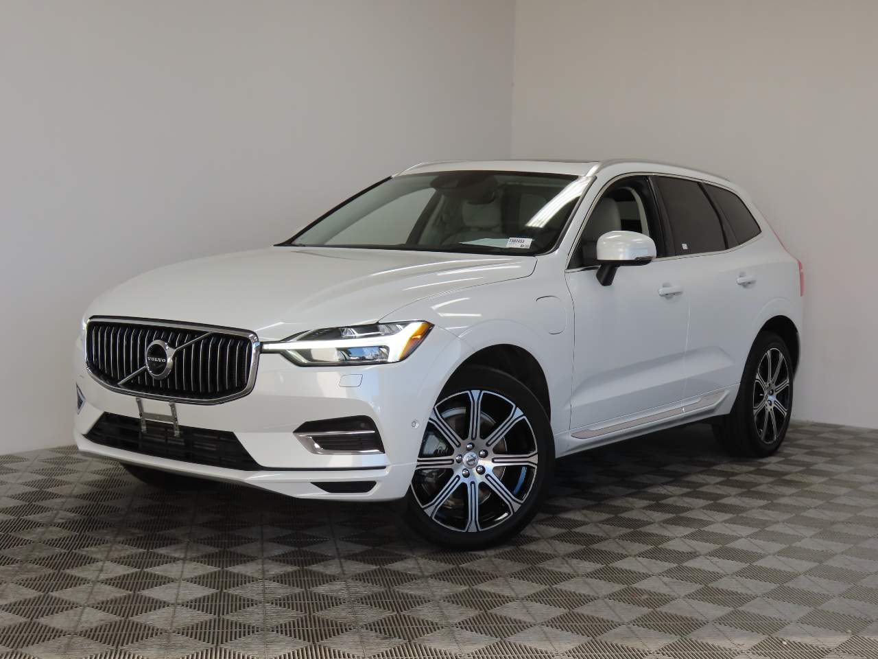 2018 Volvo XC60 T8 eAWD Inscription