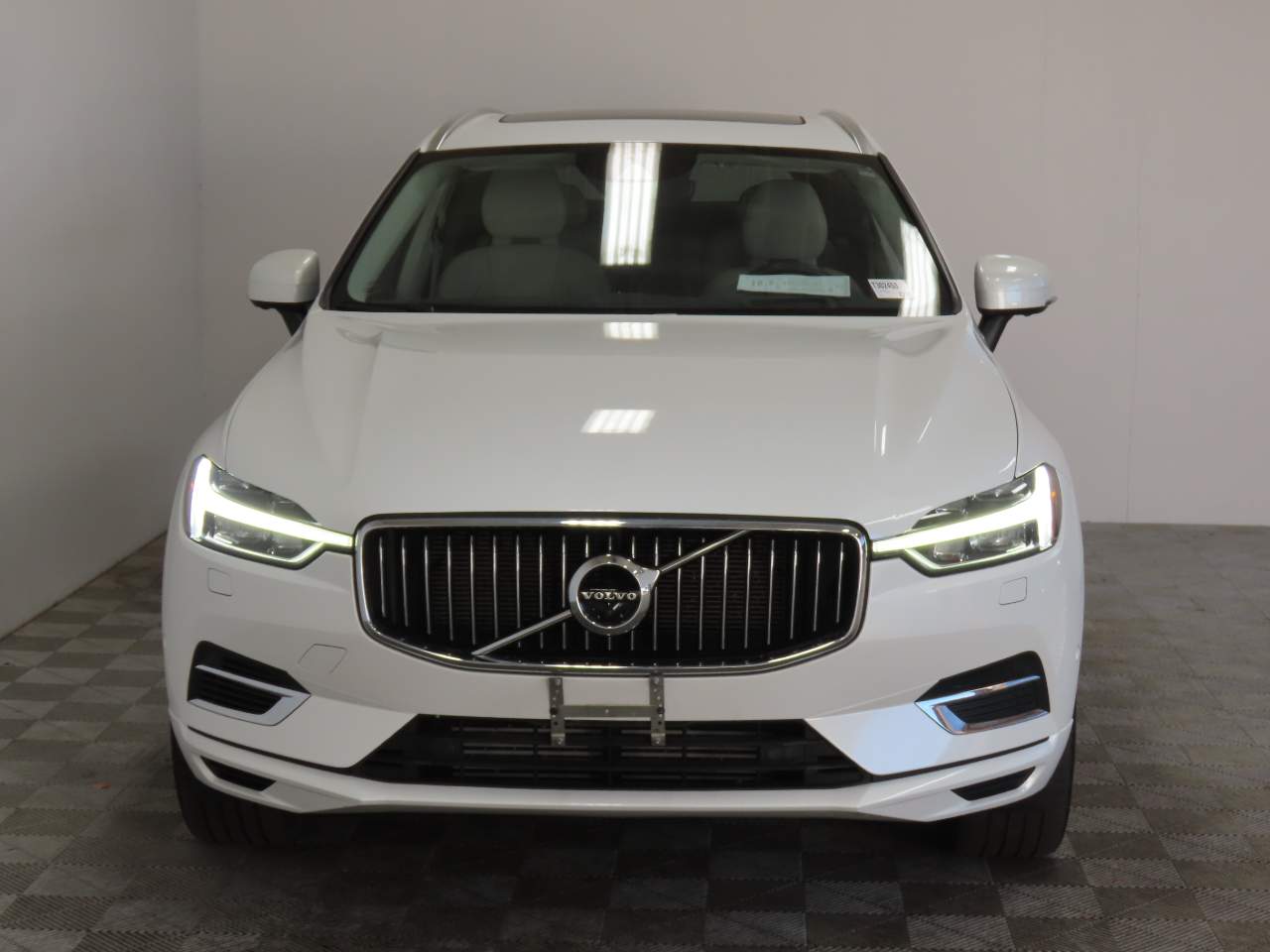 Used 2018 Volvo XC60 Inscription with VIN YV4BR0DLXJ1080581 for sale in Chandler, AZ