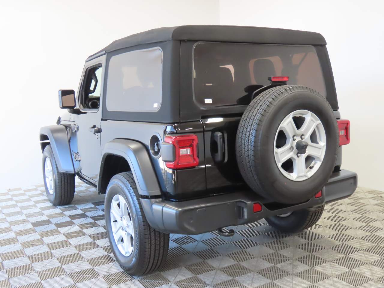 2022 Jeep Wrangler Sport S - Photo 3