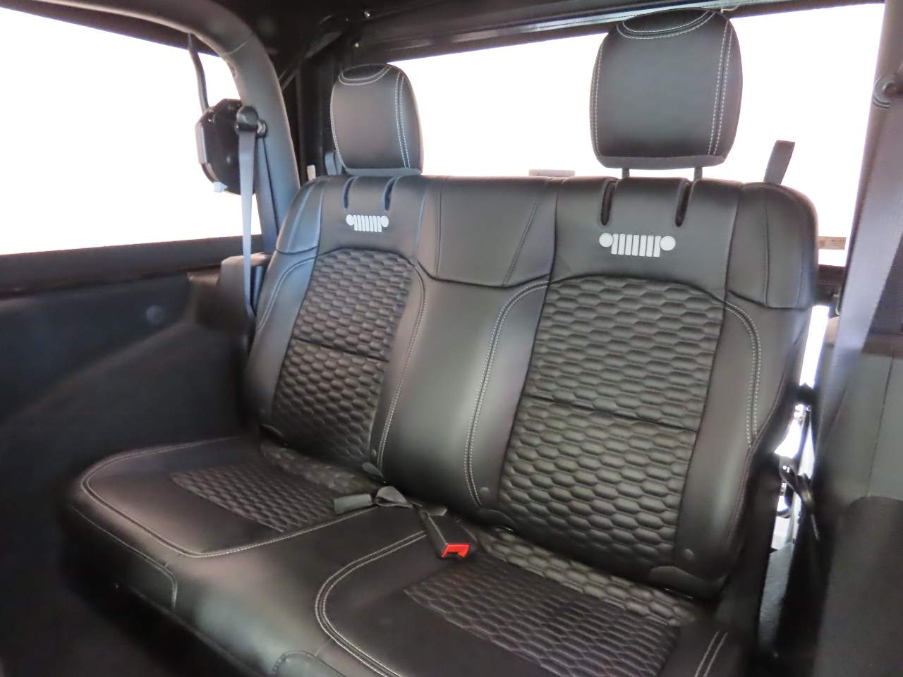 2022 Jeep Wrangler Sport S - Photo 16