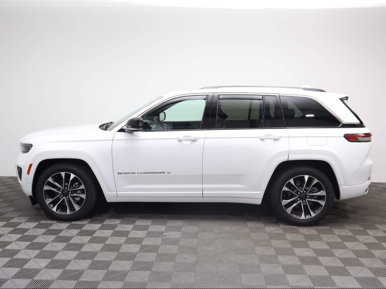 2022 Jeep Grand Cherokee Overland