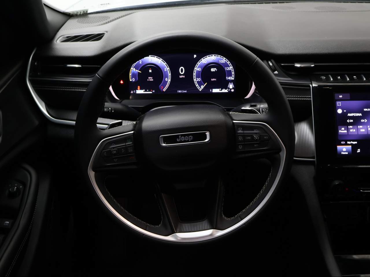 2025 Jeep Grand Cherokee L Laredo - Photo 12