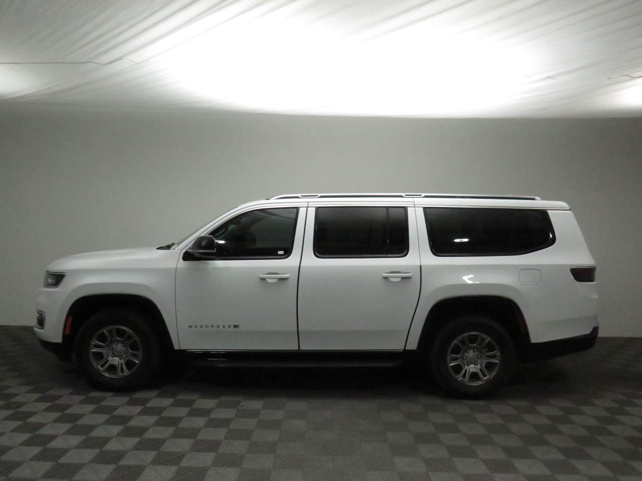 2023 Jeep Wagoneer L  