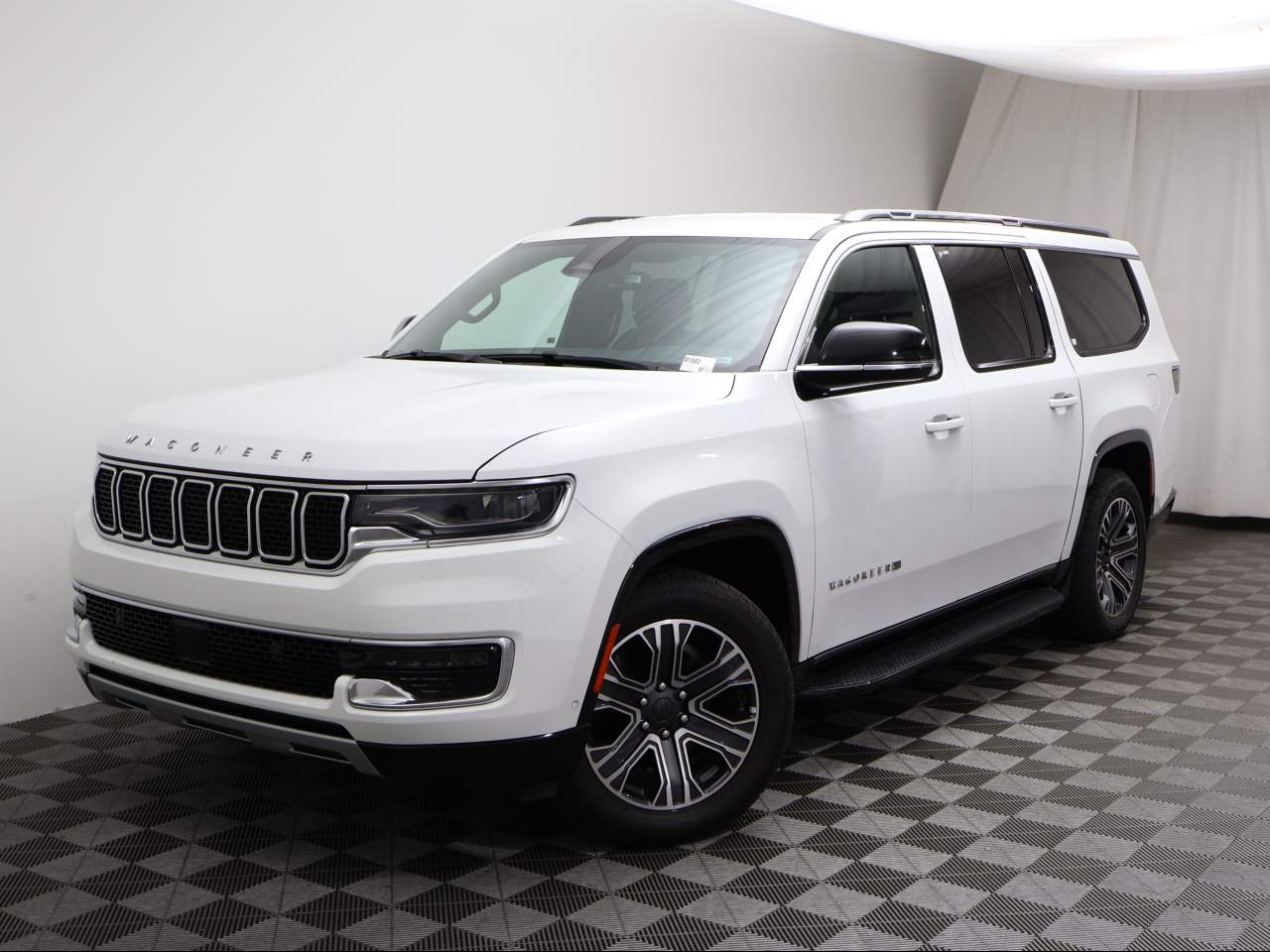 2024 Jeep Wagoneer L Series II's photo