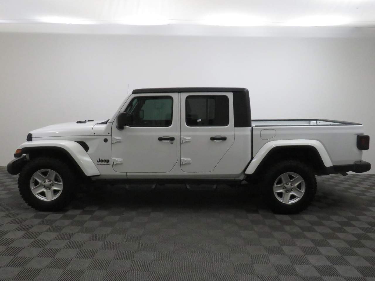 2022 Jeep Gladiator Sport Crew Cab