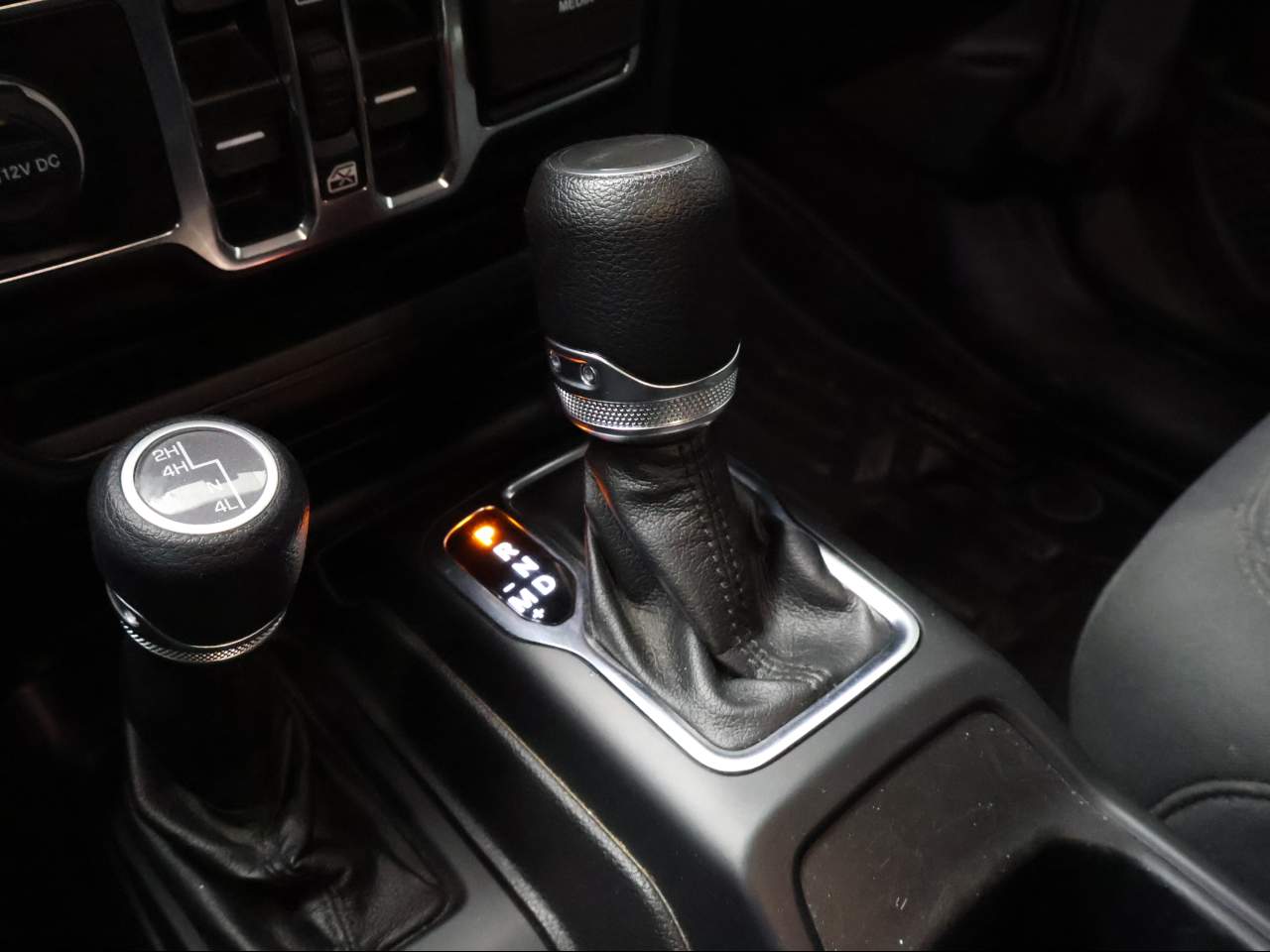 2022 Jeep Gladiator Sport Crew Cab