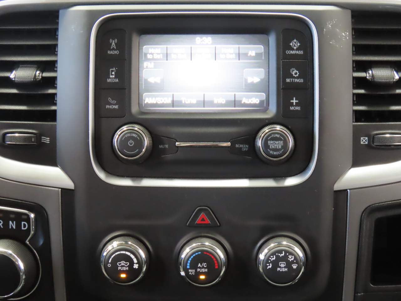 2024 RAM Ram 1500 Classic SLT - Photo 14