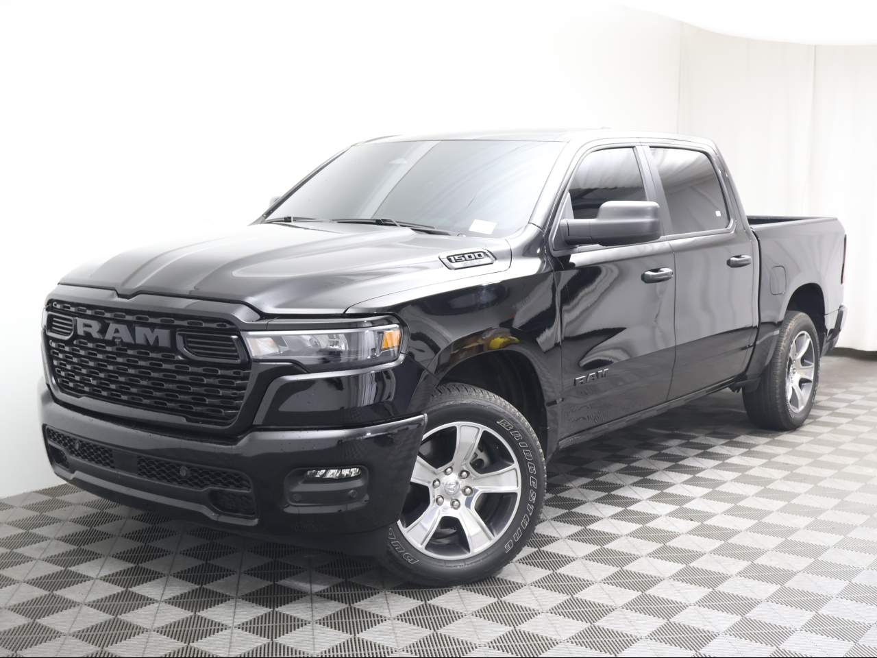 2025 Ram 1500 Tradesman Crew Cab