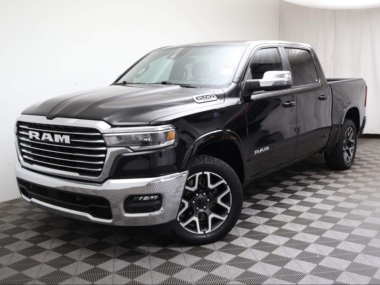 2025 Ram 1500 Laramie Crew Cab