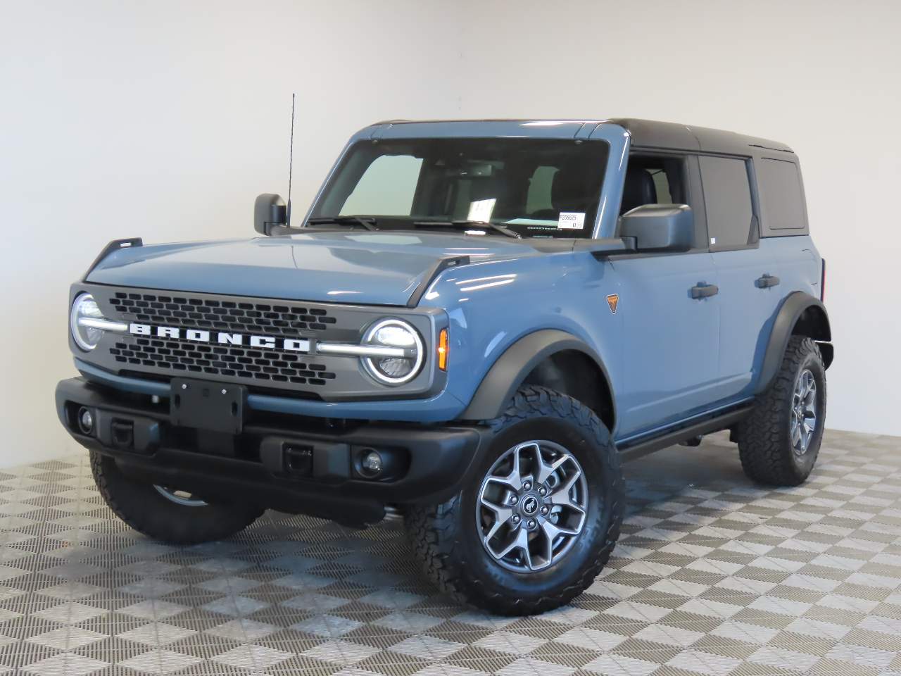2025 Ford Bronco Badlands 4x4's photo