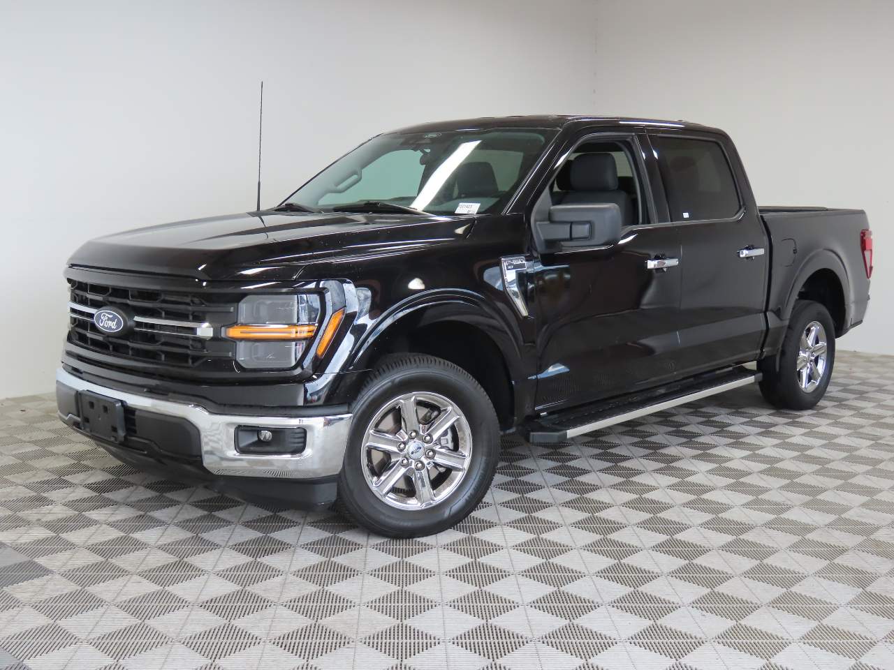 2025 Ford F-150 XLT Crew Cab