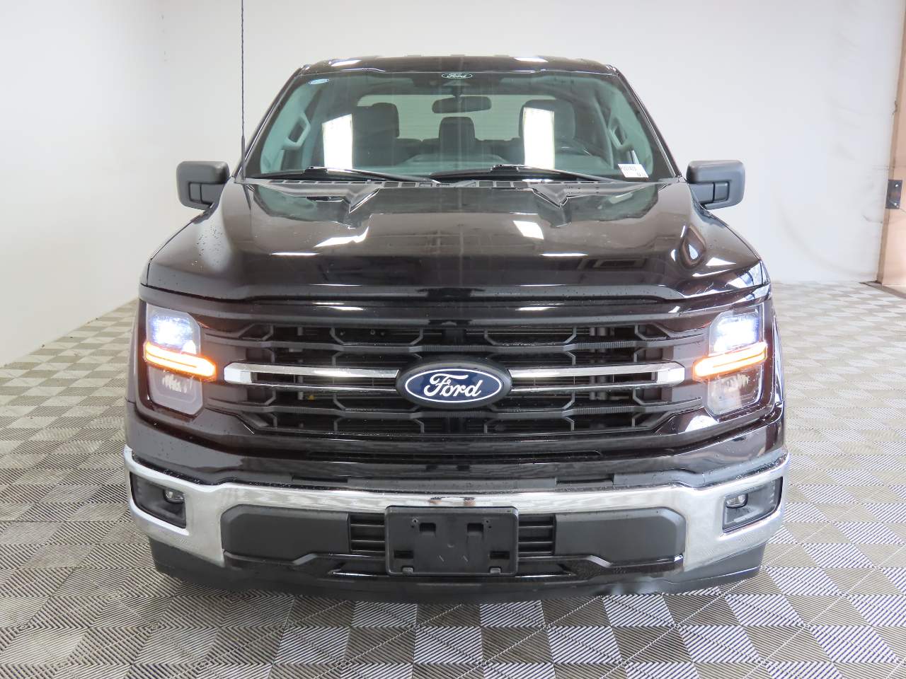 2025 Ford F-150 XLT Crew Cab