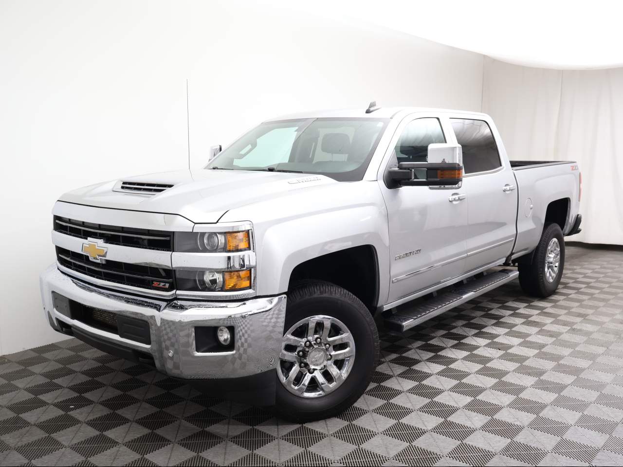 2019 Chevrolet Silverado HD LTZ's photo