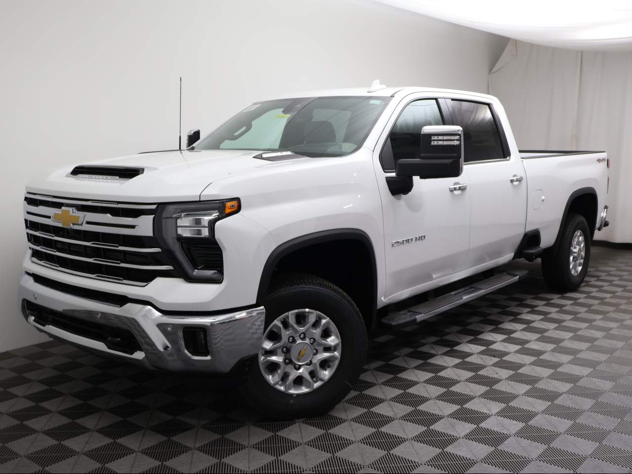 2025 Chevrolet Silverado 2500HD Crew Cab LTZ 4WD