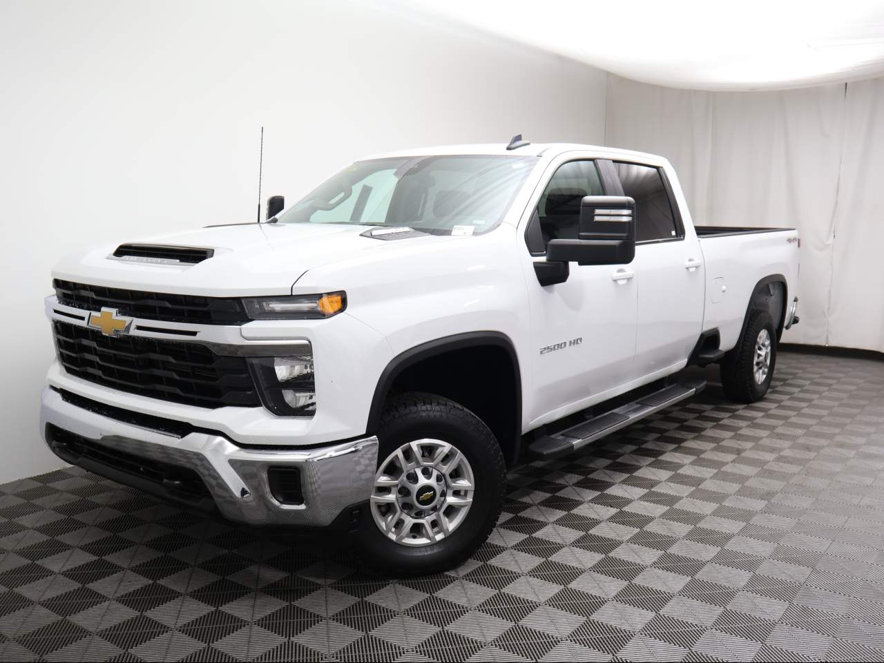 2024 Chevrolet Silverado HD LT's photo