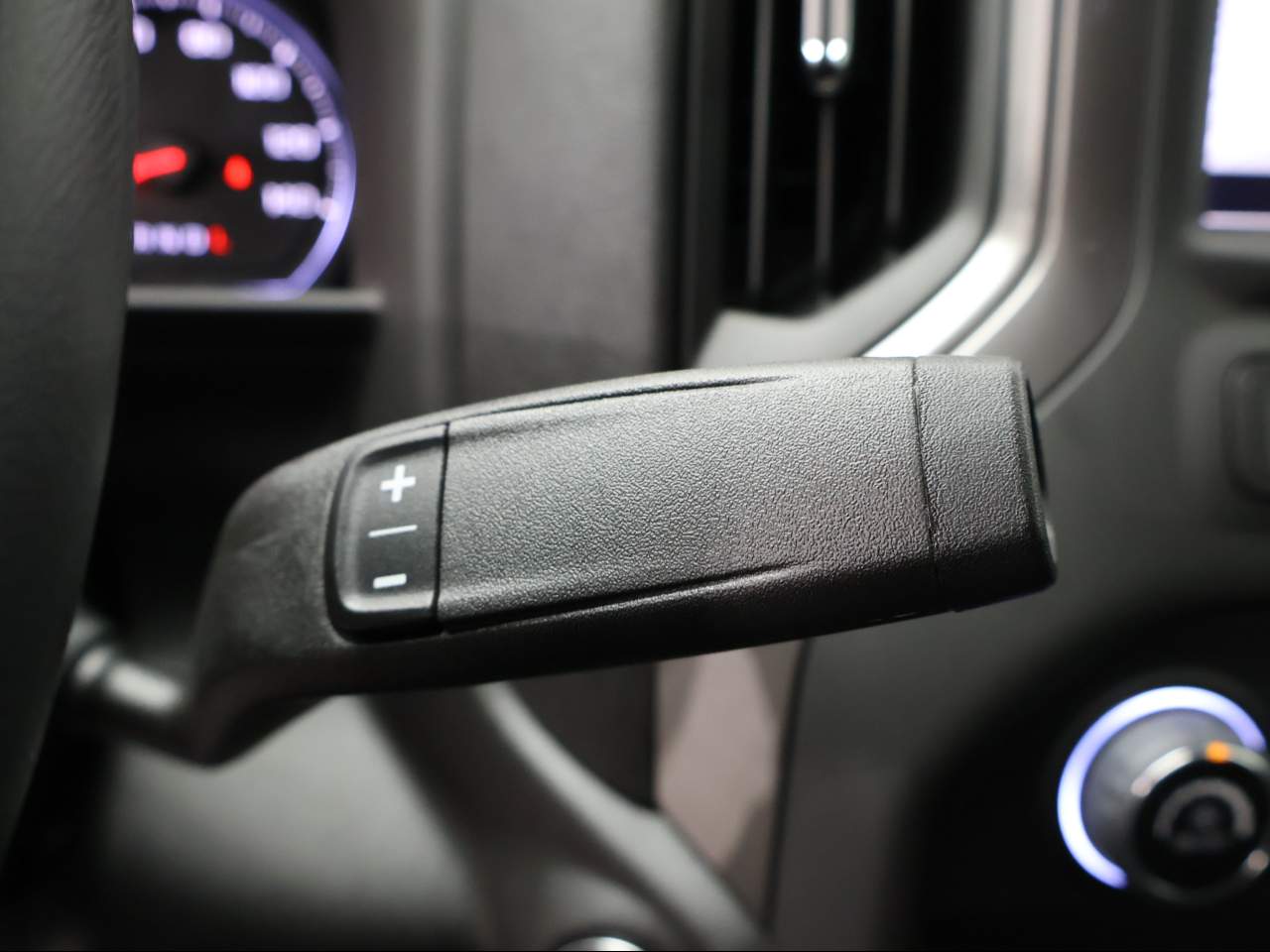 2025 Chevrolet Silverado 1500 Crew Cab Custom