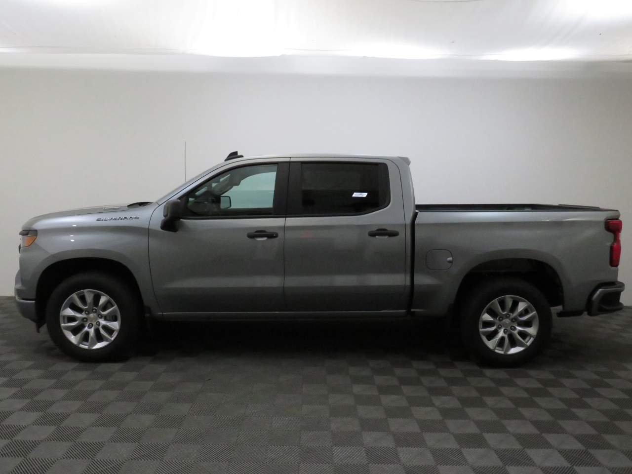 2025 Chevrolet Silverado 1500 Crew Cab Custom