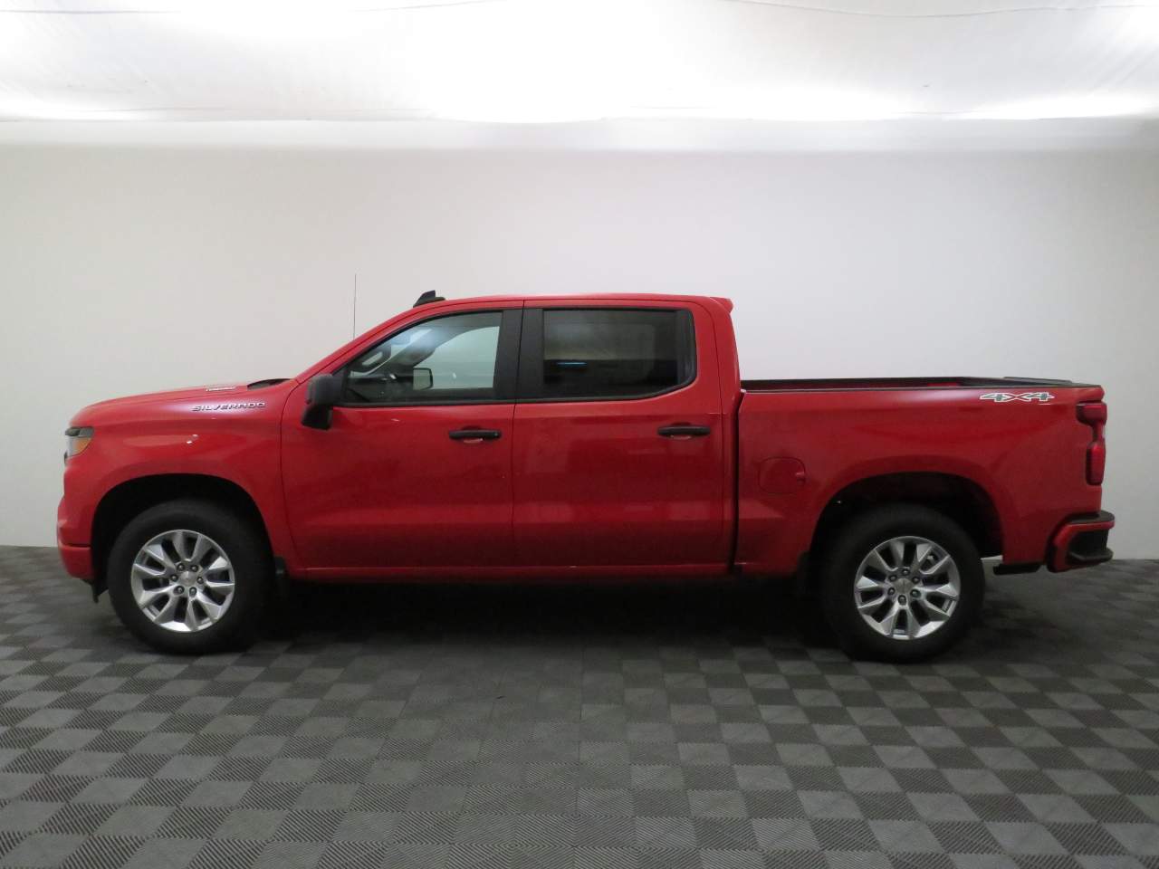 2025 Chevrolet Silverado 1500 Crew Cab Custom 4WD