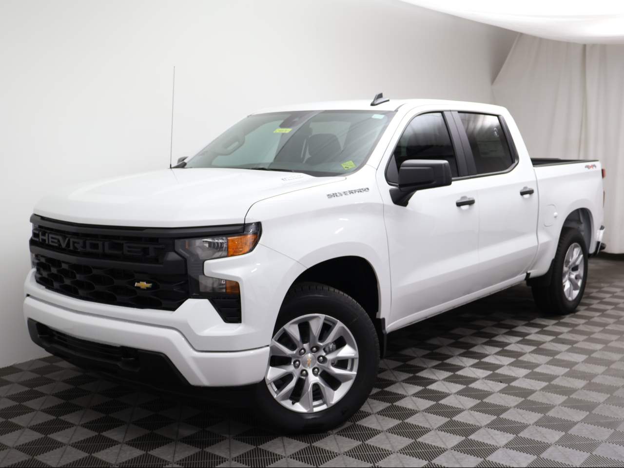 2026 Chevrolet Silverado 1500 Crew Cab Custom 4WD