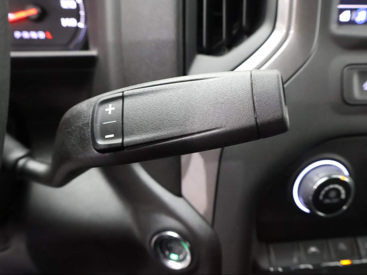 2026 Chevrolet Silverado 1500 Crew Cab Custom 4WD