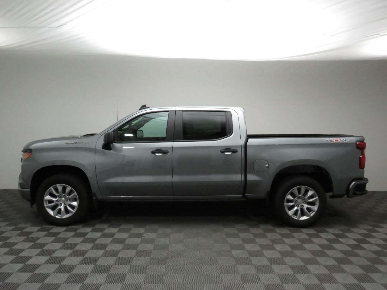 2026 Chevrolet Silverado 1500 Crew Cab Custom 4WD