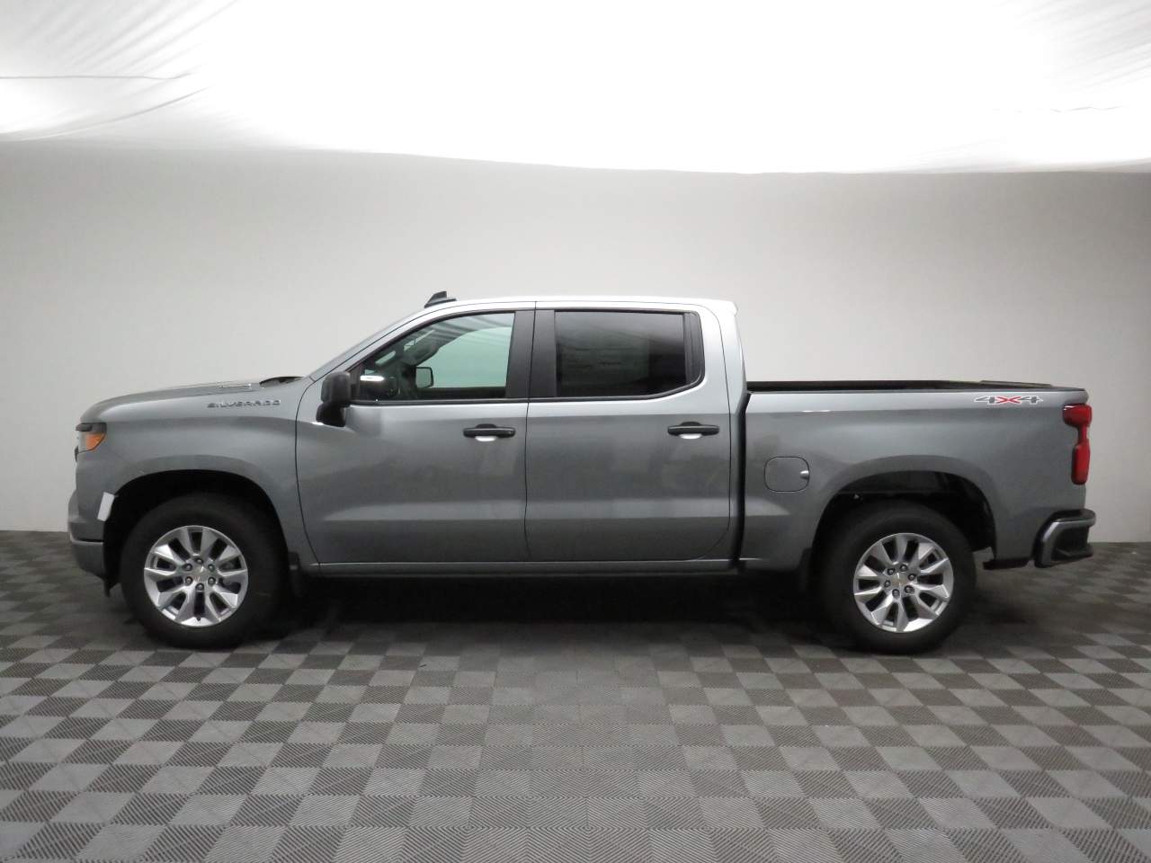 2026 Chevrolet Silverado 1500 Crew Cab Custom 4WD