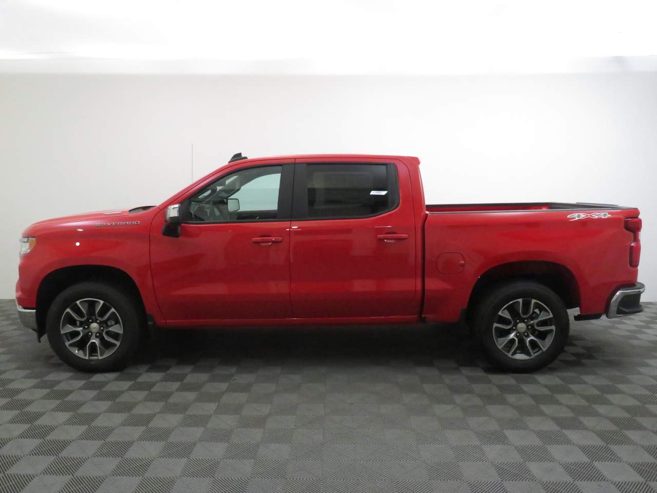 2025 Chevrolet Silverado 1500 Crew Cab 1LT 4WD