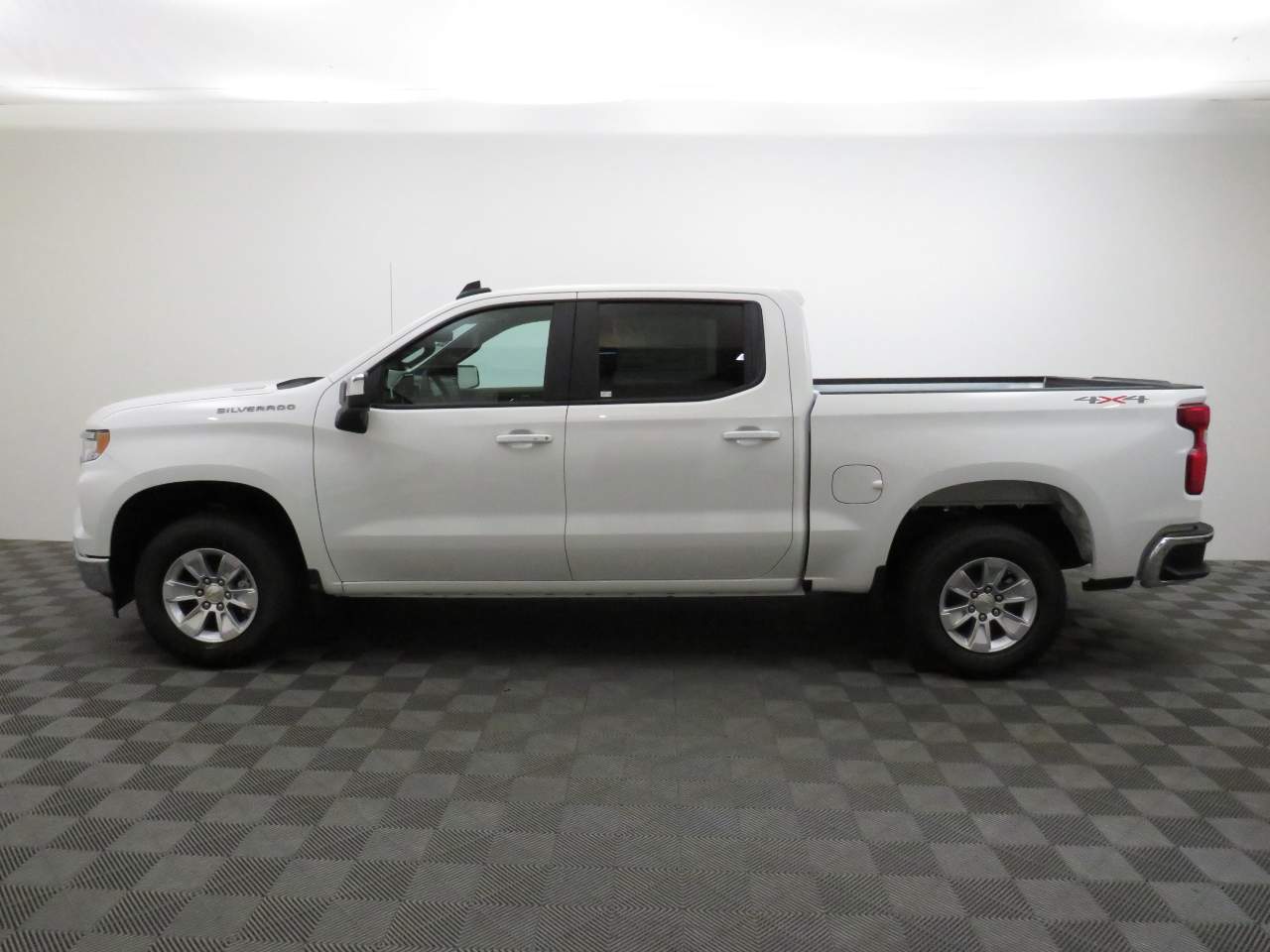 2025 Chevrolet Silverado 1500 Crew Cab 1LT 4WD