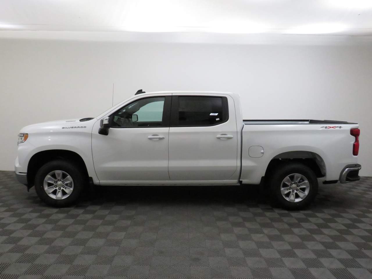 2025 Chevrolet Silverado 1500 Crew Cab 1LT 4WD