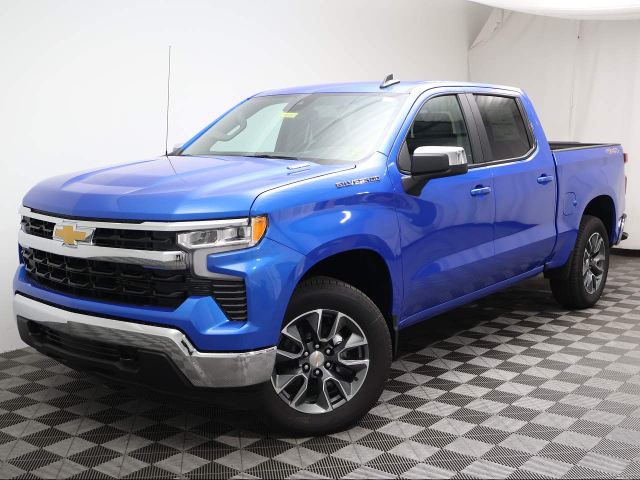 2025 Chevrolet Silverado 1500 Crew Cab 1LT 4WD