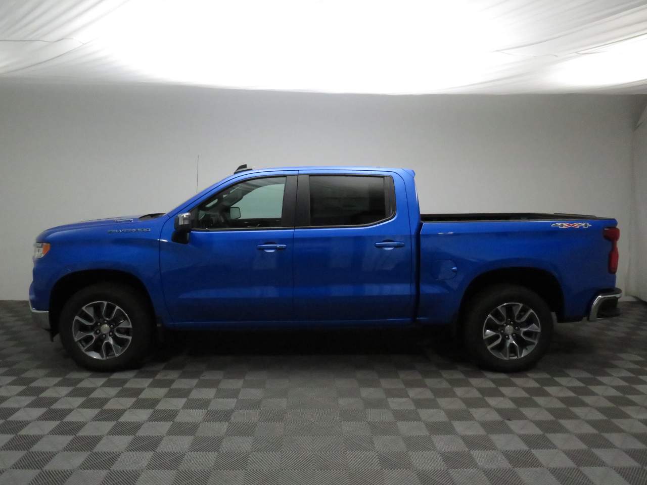 2025 Chevrolet Silverado 1500 Crew Cab 1LT 4WD