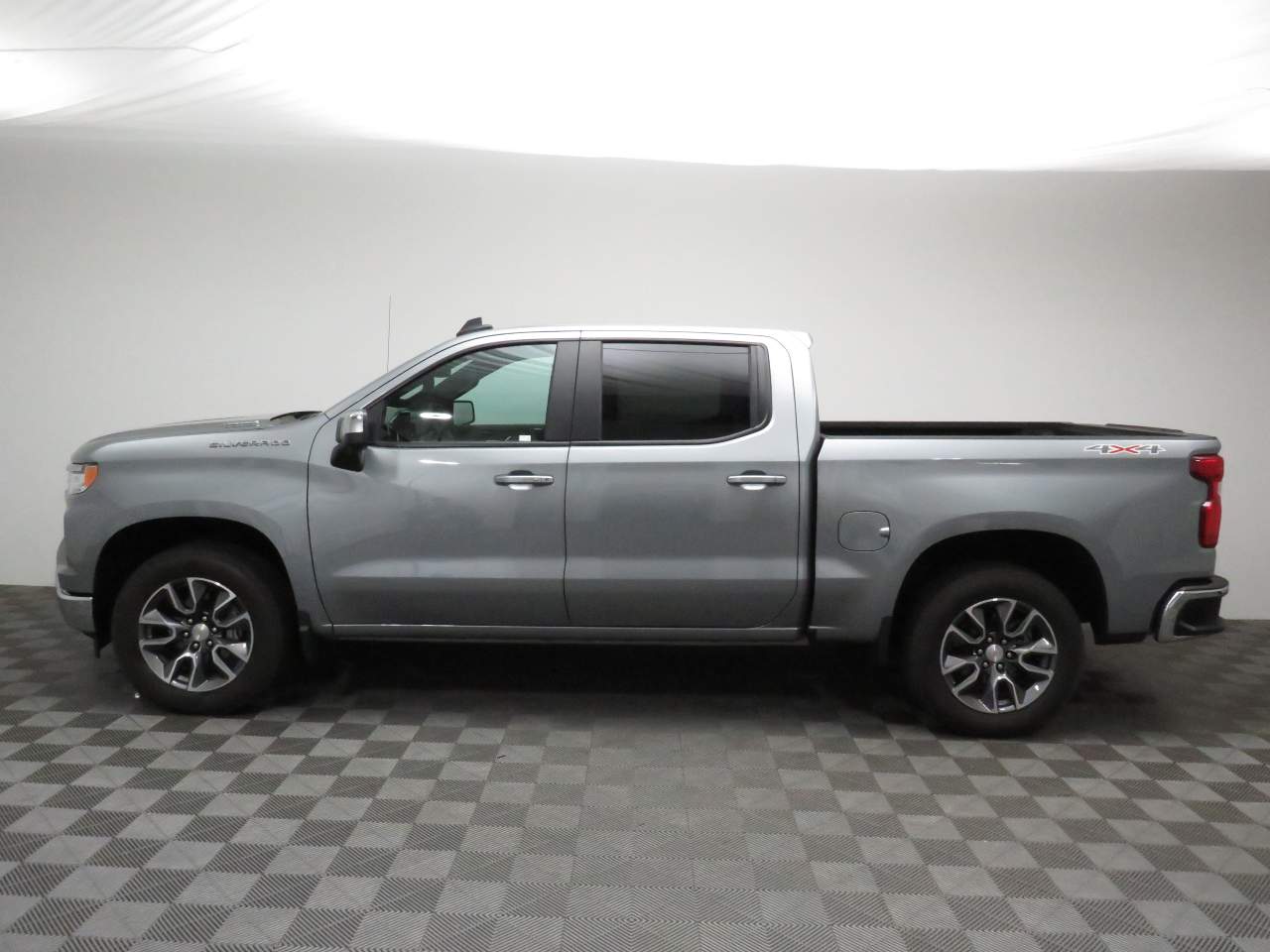 2025 Chevrolet Silverado 1500 LT Crew Cab