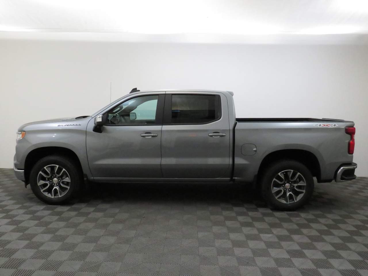 2025 Chevrolet Silverado 1500 Crew Cab 1LT 4WD