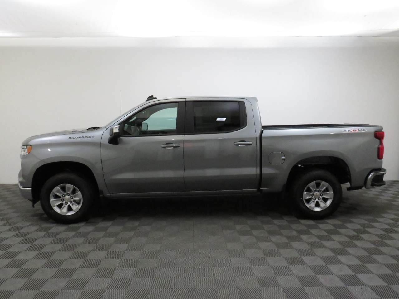 2025 Chevrolet Silverado 1500 Crew Cab 1LT 4WD