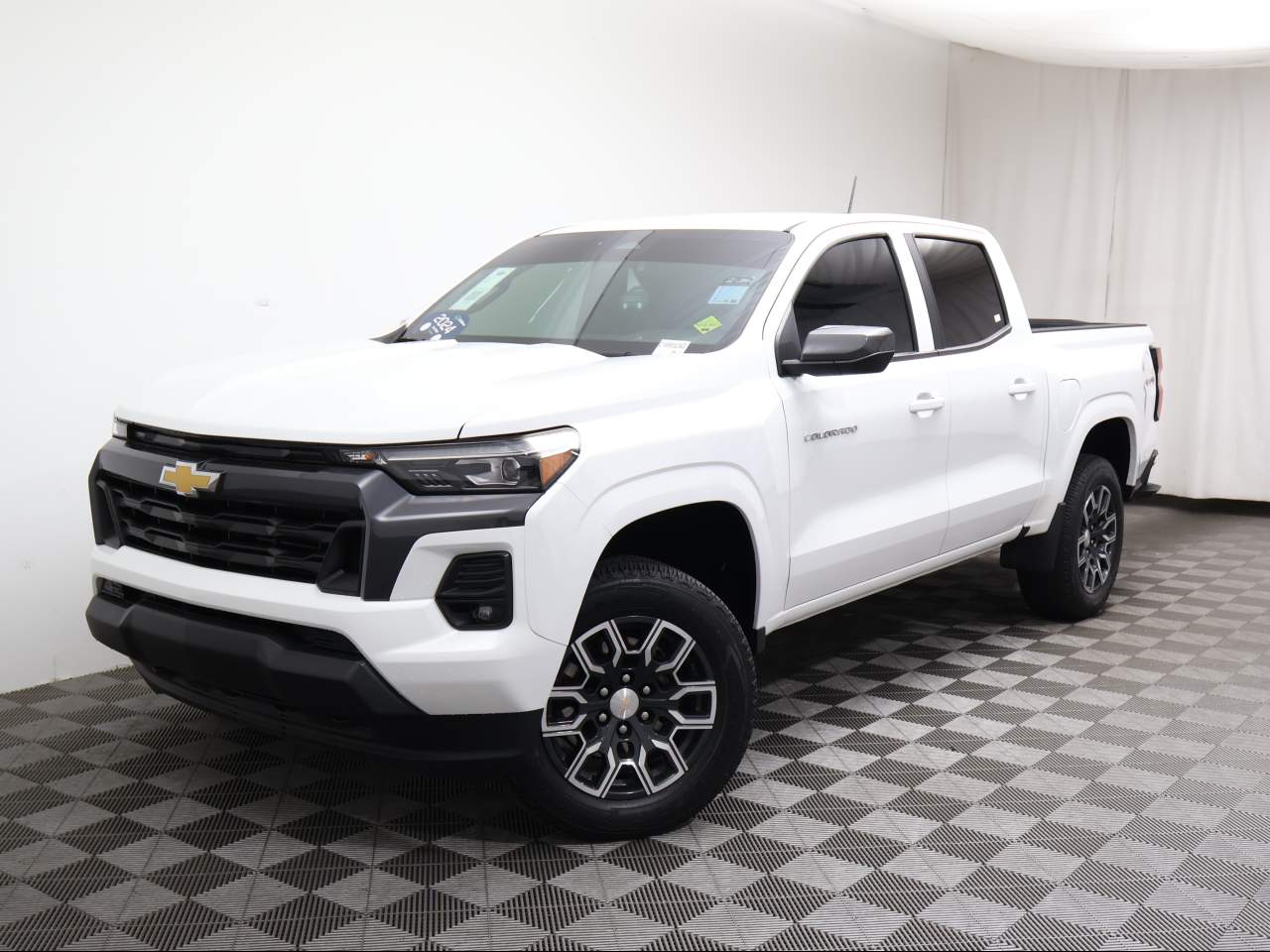 2024 Chevrolet Colorado 4WD LT Crew Cab Short Box's photo
