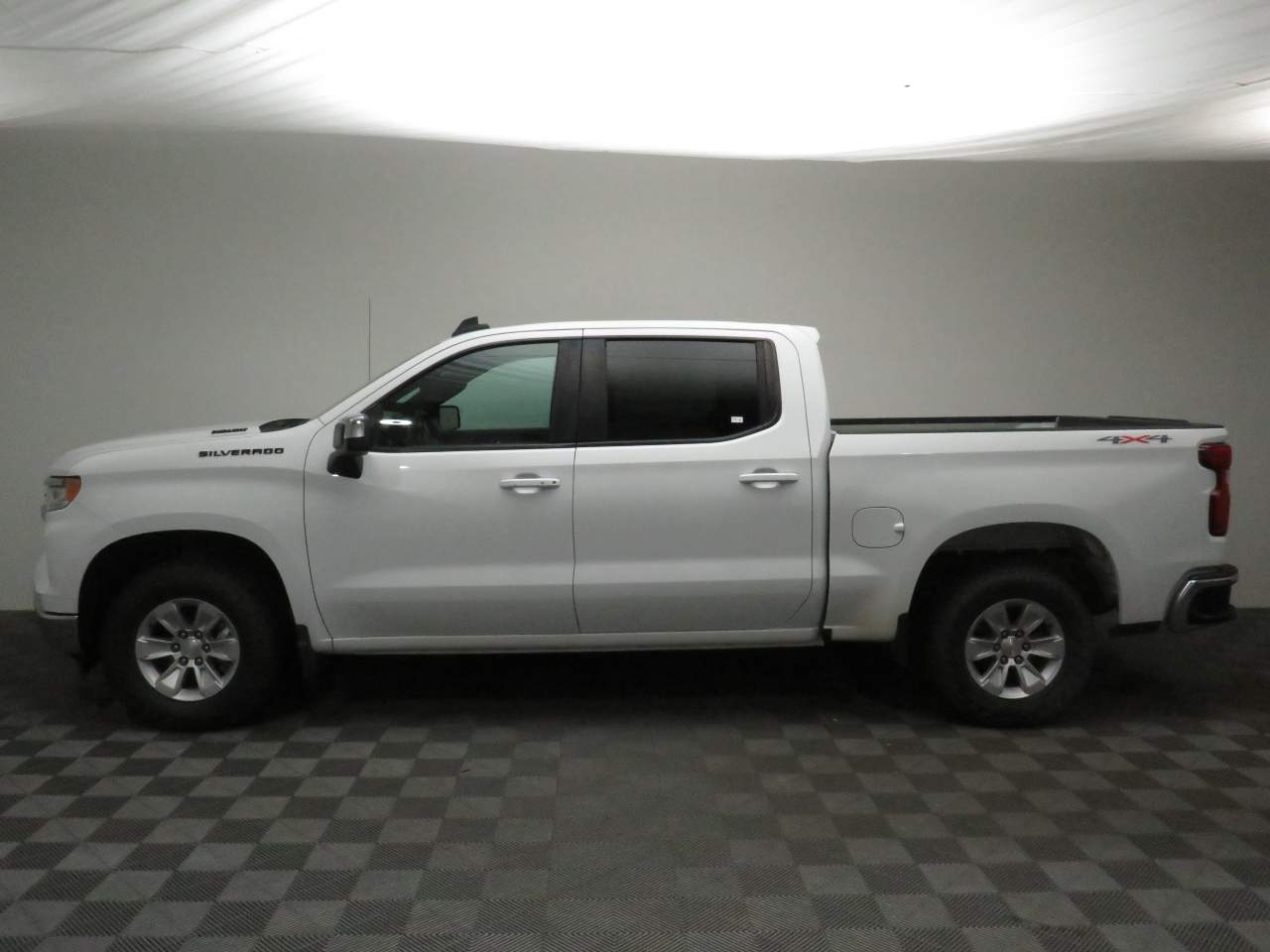 2024 Chevrolet Silverado 1500 LT Crew Cab