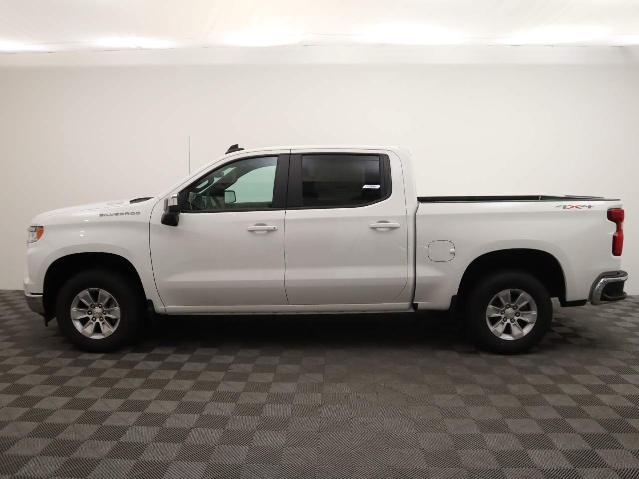 2024 Chevrolet Silverado 1500 Crew Cab 1LT 4WD