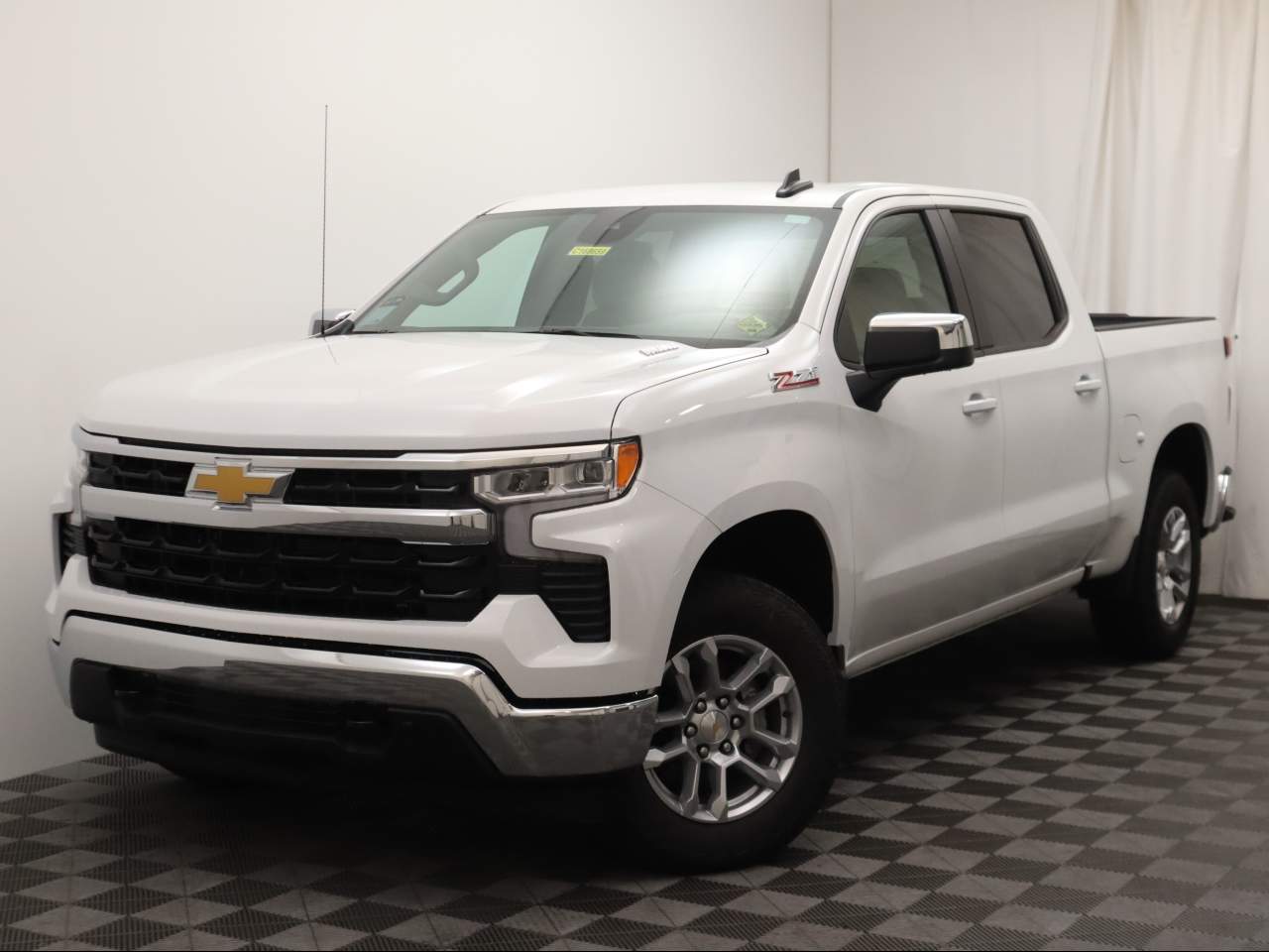 2024 Chevrolet Silverado 1500 Crew Cab 1LT 4WD