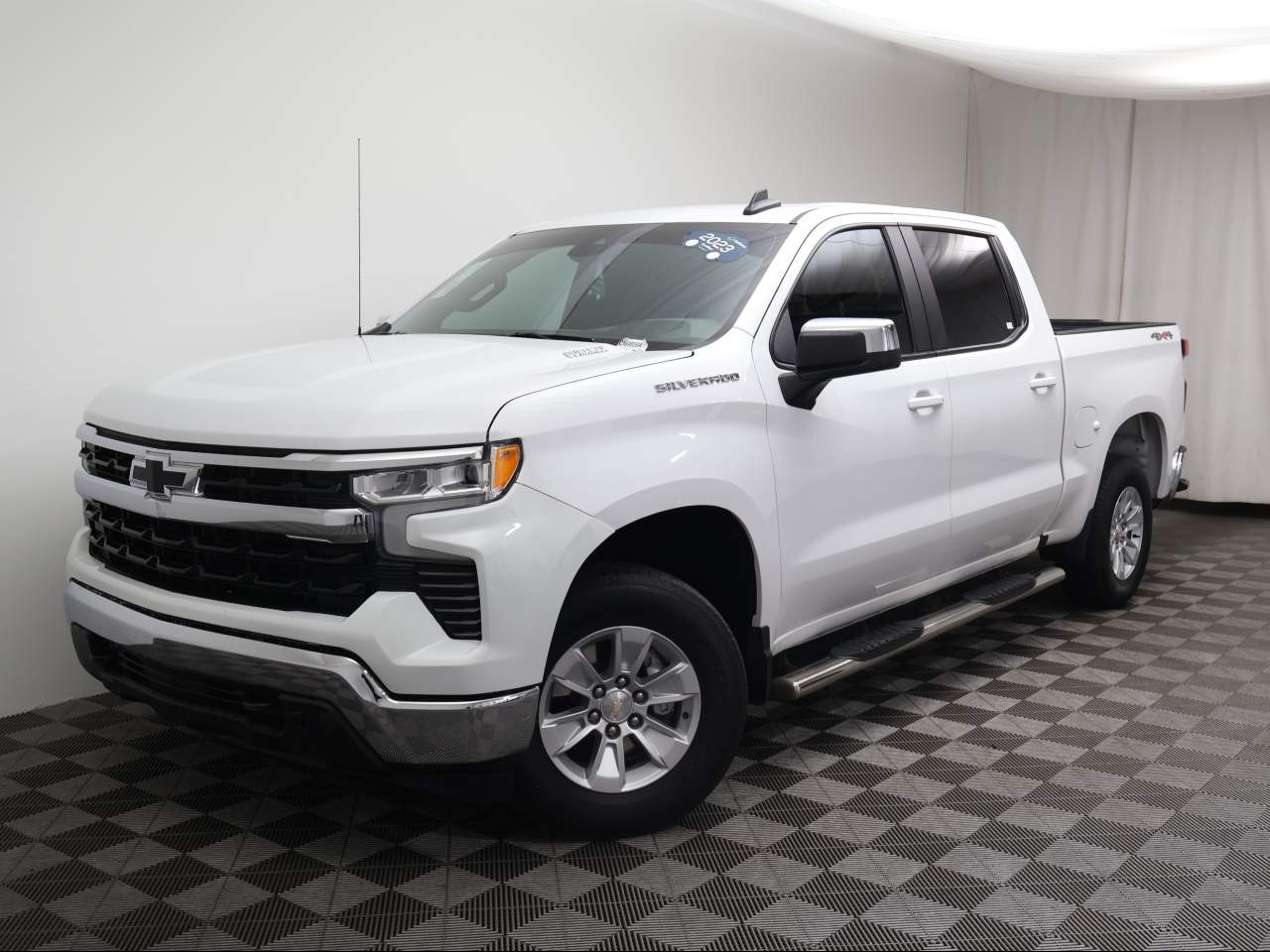 2023 Chevrolet Silverado 1500 LT Crew Cab