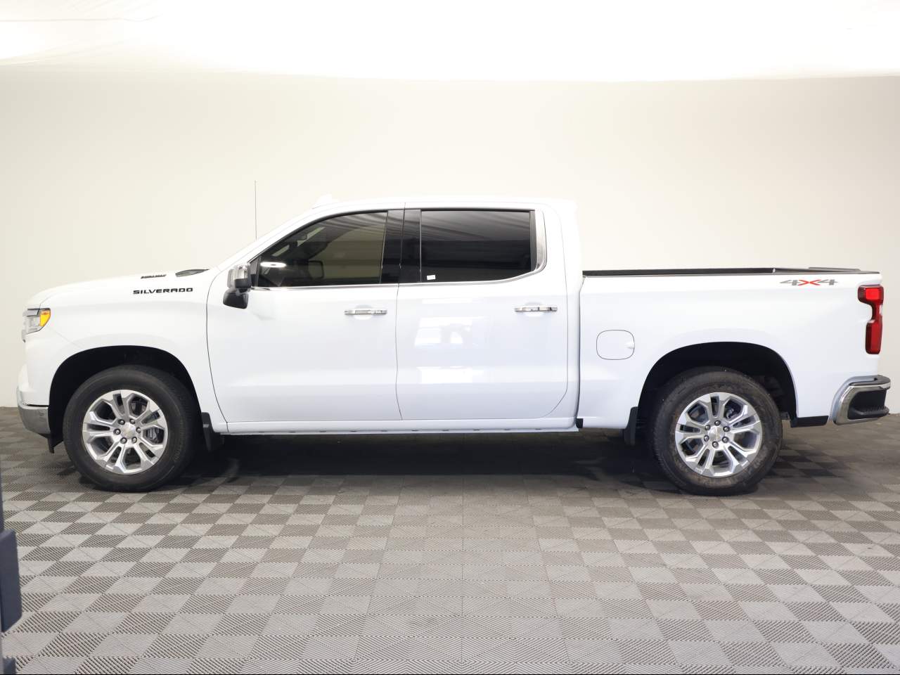 2024 Chevrolet Silverado 1500 LTZ Crew Cab