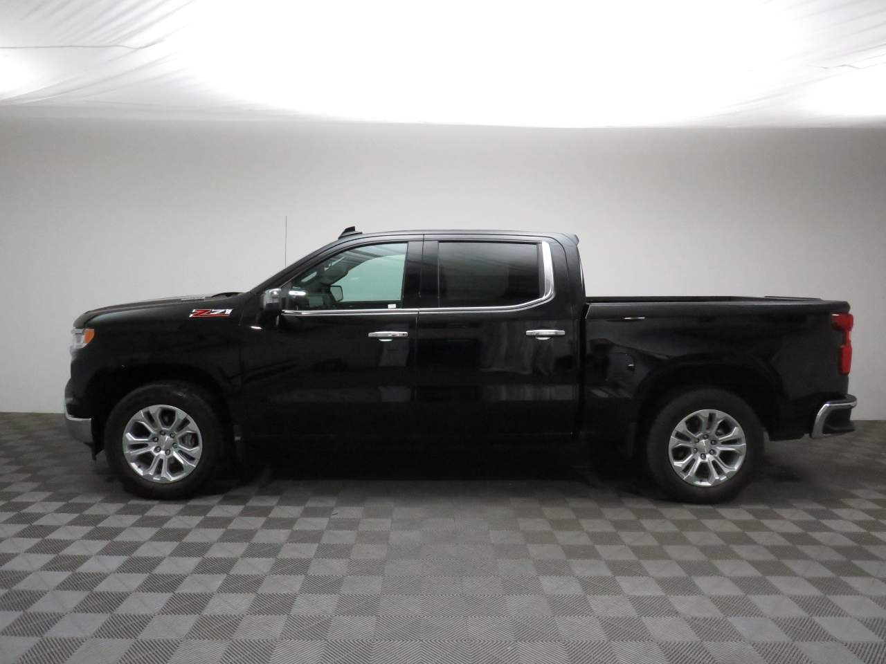 2024 Chevrolet Silverado 1500 LTZ Crew Cab