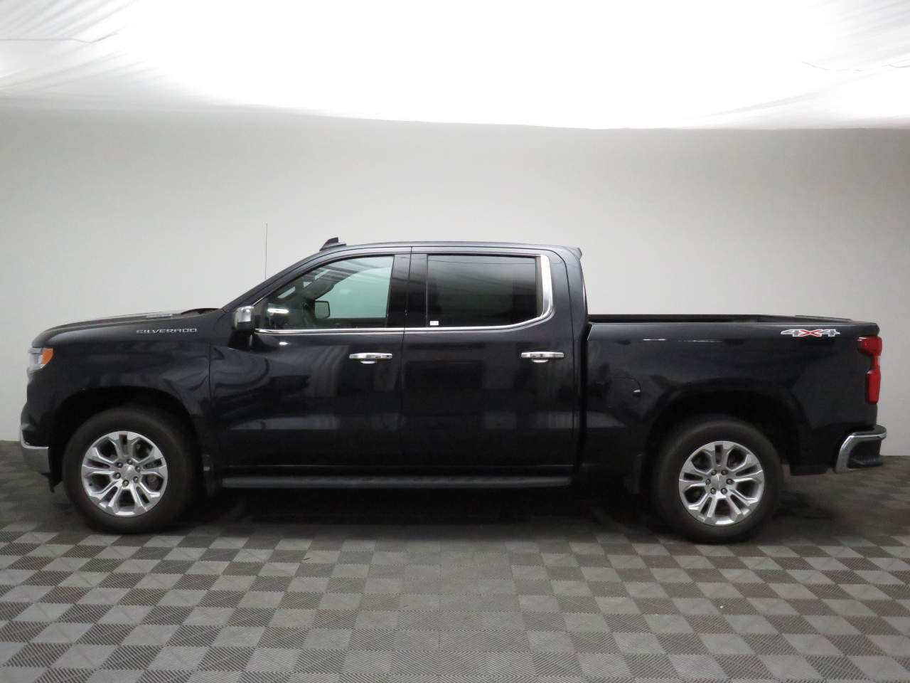 2023 Chevrolet Silverado 1500 LTZ Crew Cab
