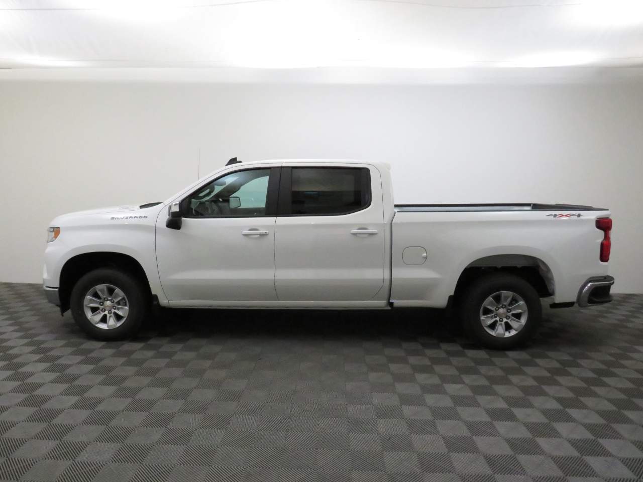 2025 Chevrolet Silverado 1500 Crew Cab 1LT 4WD