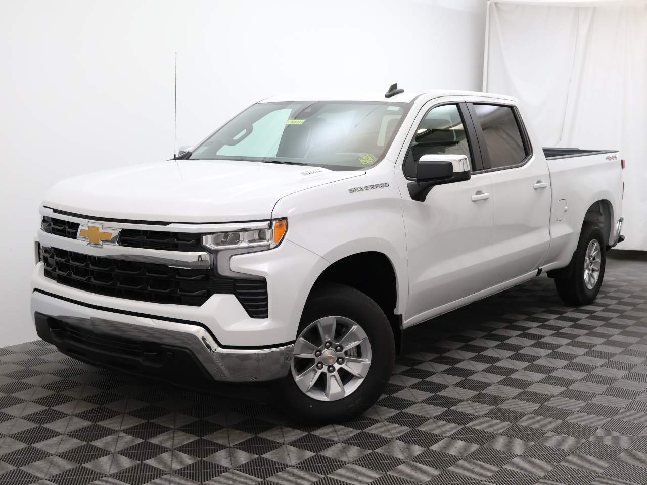 2025 Chevrolet Silverado 1500 Crew Cab 1LT 4WD