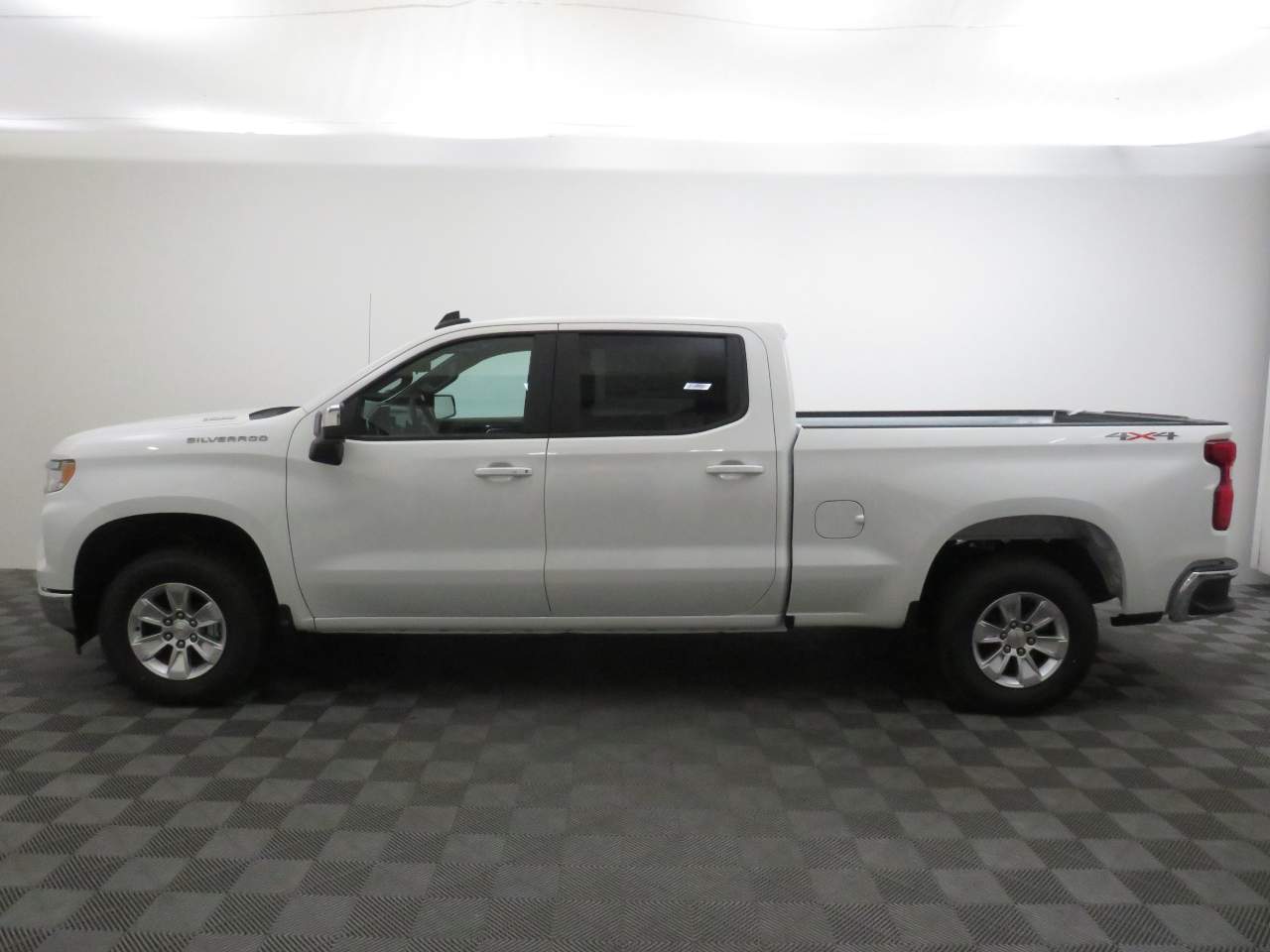 2025 Chevrolet Silverado 1500 Crew Cab 1LT 4WD