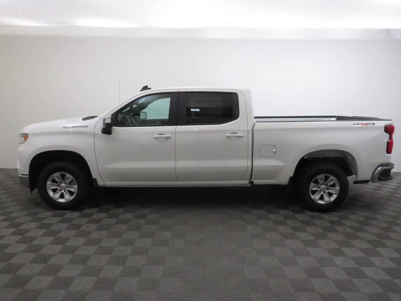 2025 Chevrolet Silverado 1500 Crew Cab 1LT 4WD