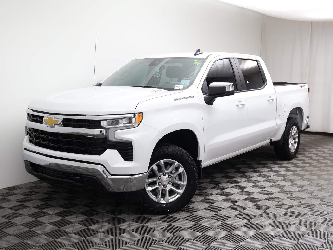 2026 Chevrolet Silverado 1500 LT Crew Cab