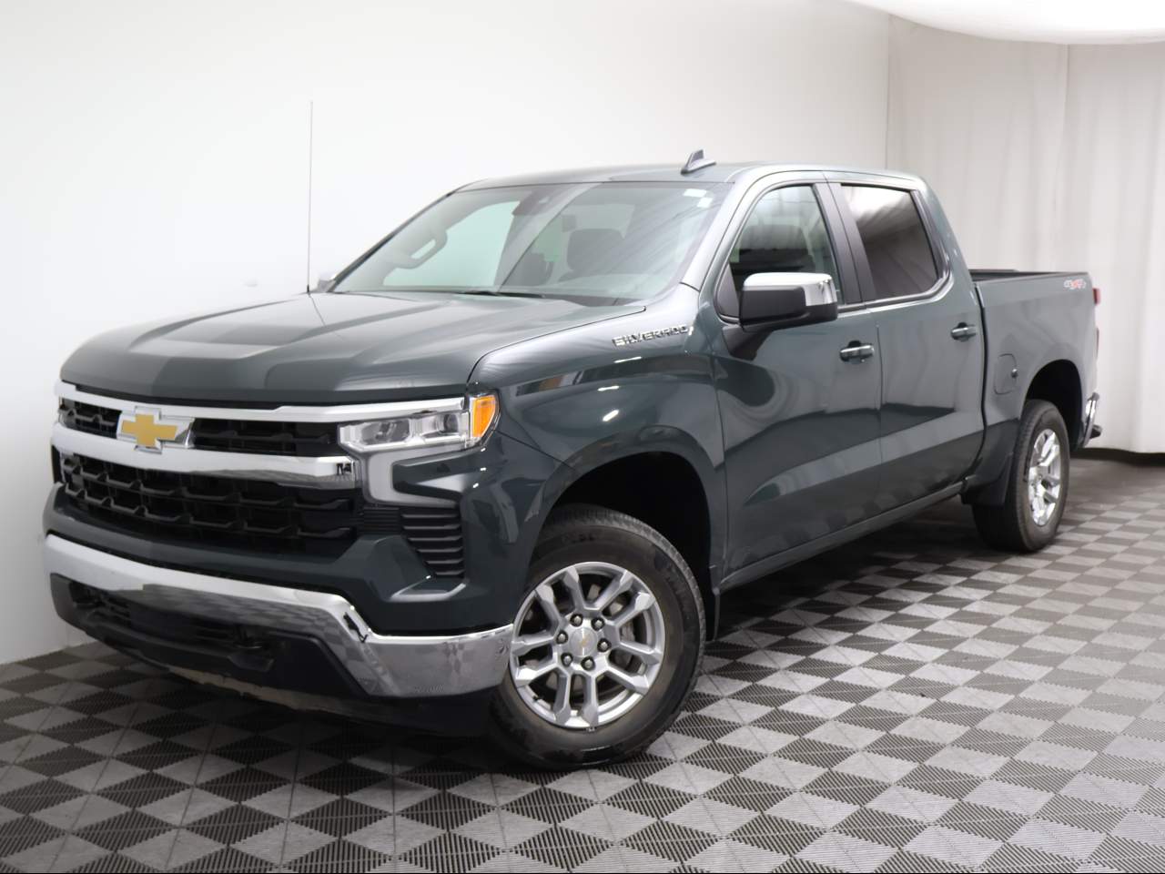 2025 Chevrolet Silverado 1500 LT Crew Cab