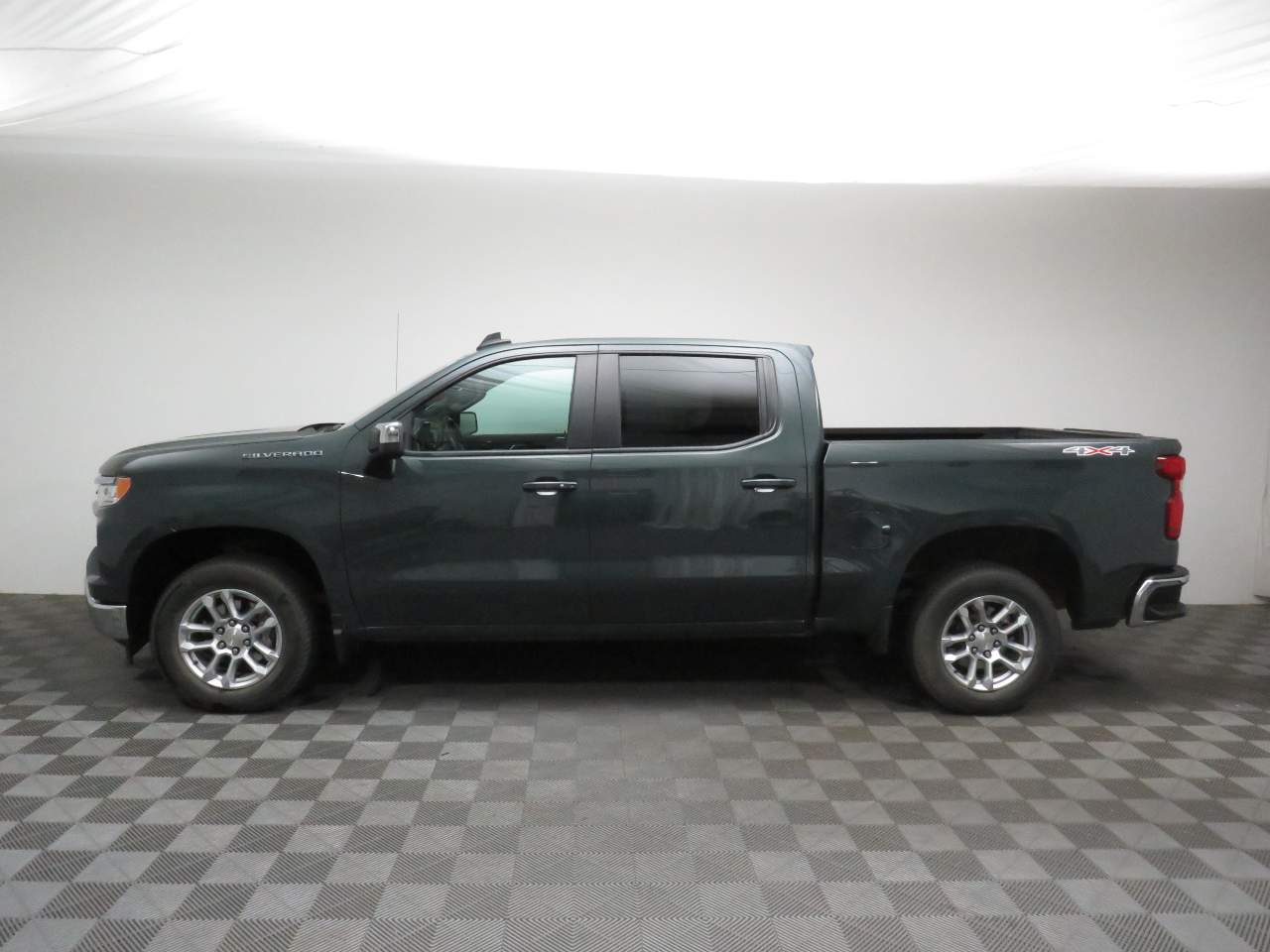 2025 Chevrolet Silverado 1500 LT Crew Cab